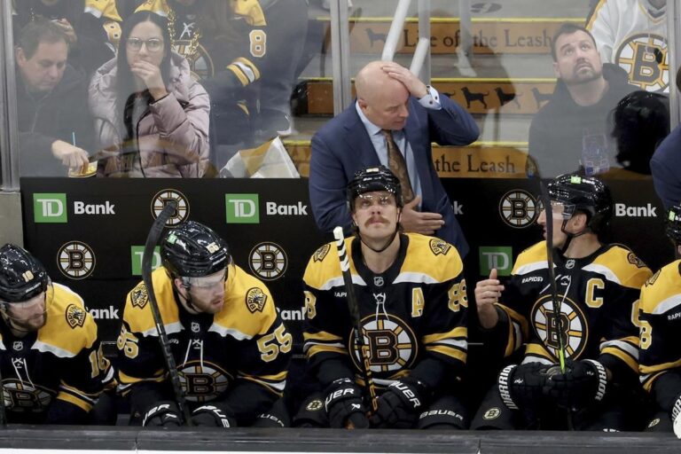 Habitué aux départs rapides, trébuchant les Bruins en territoire inconnu