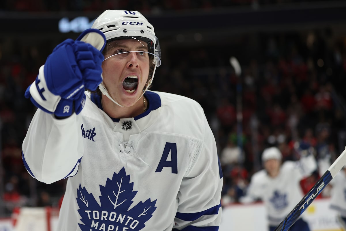 John Tavares marque en prolongation alors que les Maple Leafs se rassemblent pour battre les Capitals 4-3