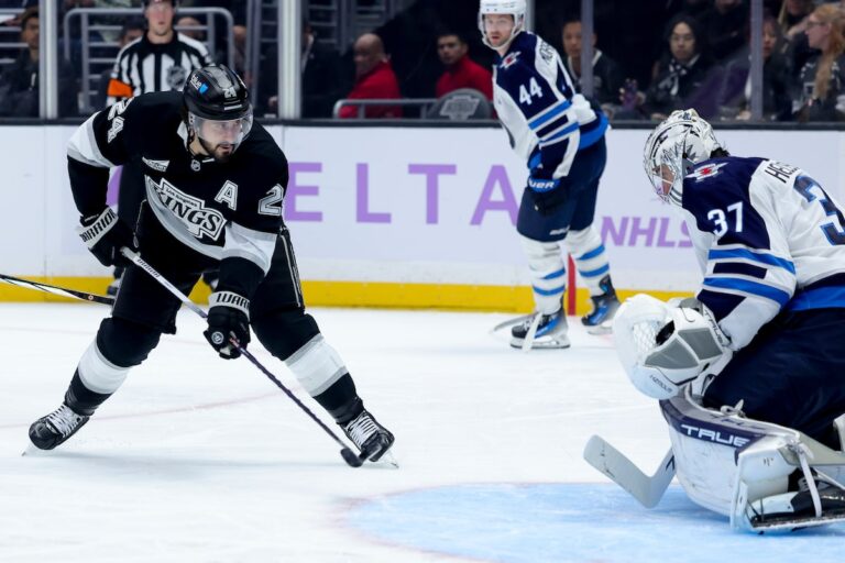 Kopitar et Rittich mènent le rebond des Kings pour une victoire de 4-1 contre les Jets, en tête de la LNH