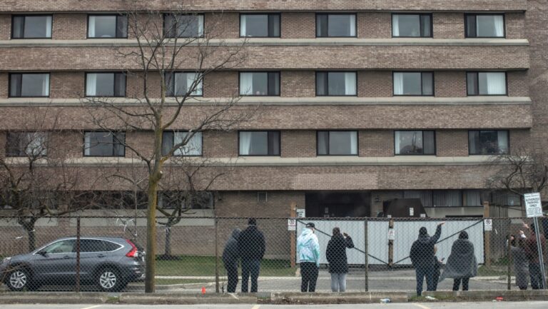 L'Ontario n'a pas atteint son objectif intermédiaire en matière de prestation de soins pratiques aux résidents des établissements de soins de longue durée