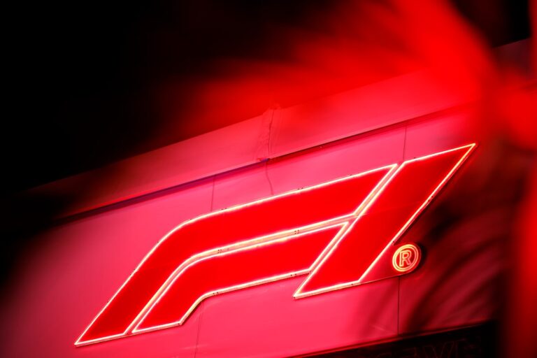 La F1 élargit sa grille pour ajouter une équipe américaine en partenariat avec GM pour la saison 2026