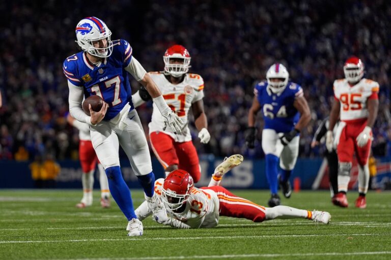 La course de 26 verges de Josh Allen scelle la victoire 30-21 des Bills contre KC et met fin à la candidature de KC pour une saison parfaite