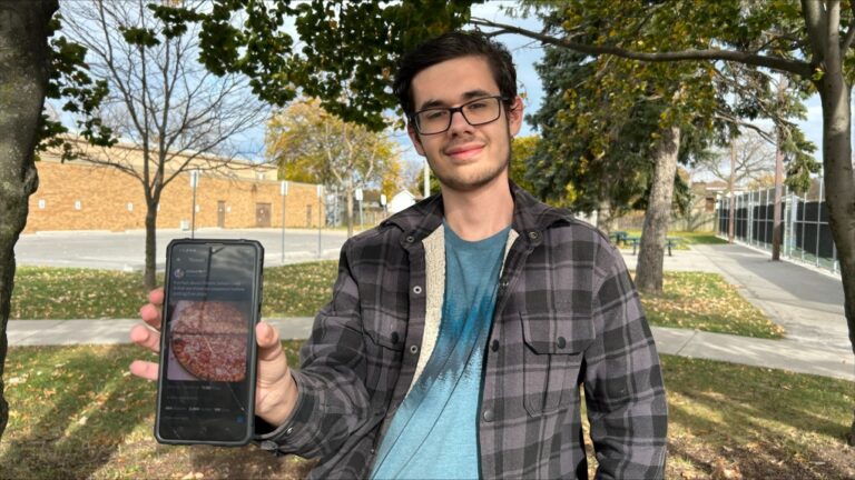 La publication d'une pizza au pepperoni râpée d'un adolescent de Windsor devient virale