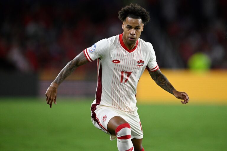 L'ailier Tajon Buchanan de retour avec l'équipe canadienne de soccer masculin après s'être remis d'une jambe cassée