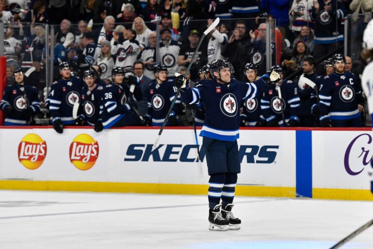 L'attaquant des Jets Nikolaj Ehlers devient le meilleur tireur d'élite du Danemark
