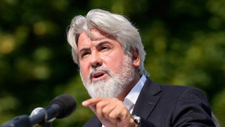 Le candidat à la direction du Parti libéral du Québec, Pablo Rodriguez, reçoit plusieurs nouvelles mentions