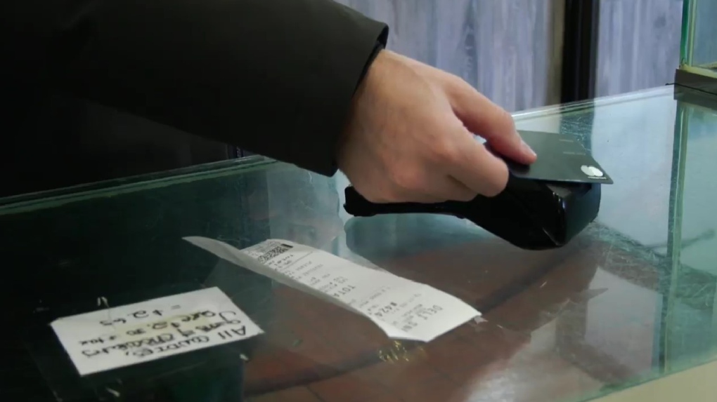 Le congé fédéral de la TPS sur les repas au restaurant offre un allégement temporaire