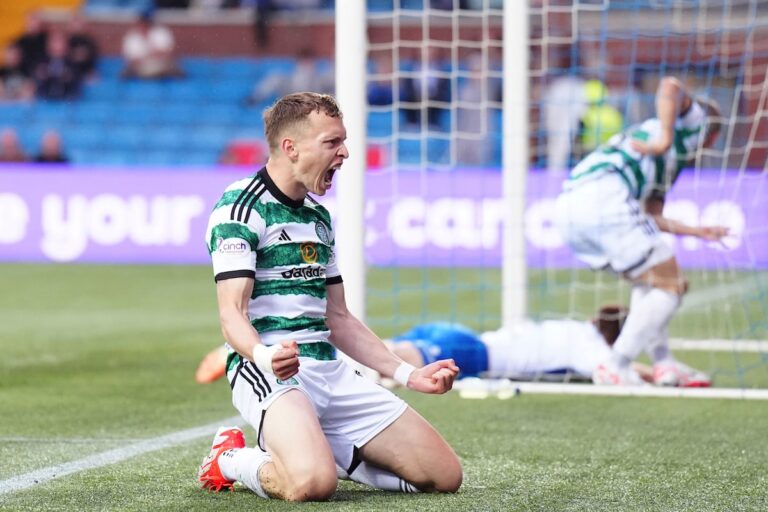 Le défenseur canadien Alistair Johnston accepte un nouveau contrat avec le Celtic écossais