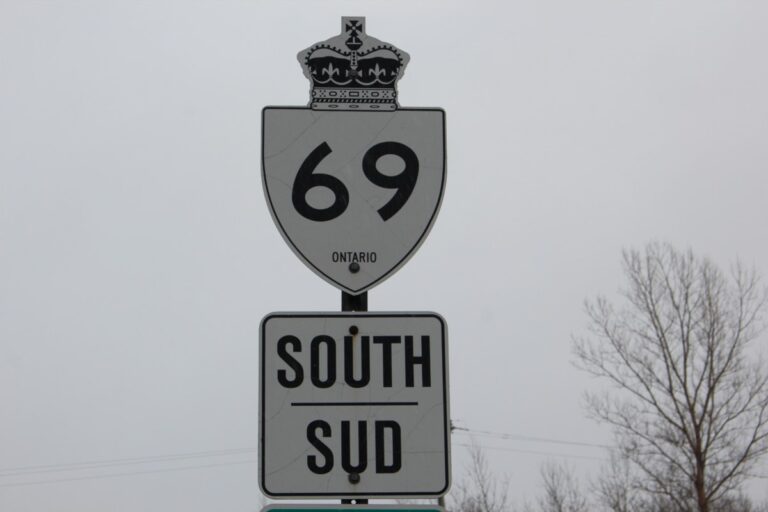 Le député provincial de Sudbury affirme que la province a « rompu sa promesse » concernant l'autoroute à quatre voies. 69