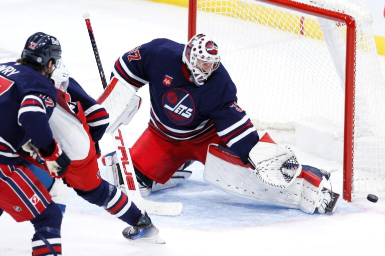 Le gardien des Jets Connor Hellebuyck de retour en forme pour le trophée Vézina