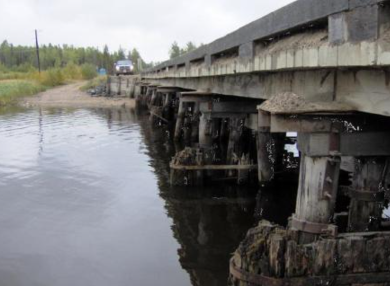 Le pont se trouve au nord-ouest de l'Ontario. Première Nation