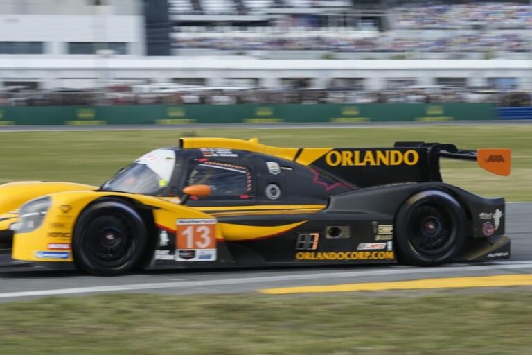 L'équipe canadienne AWA Racing se prépare pour les 24 Heures du Mans après une invitation automatique
