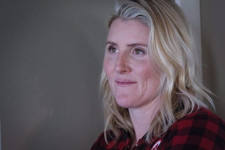 L'équipe féminine ukrainienne trouve son paradis du hockey au festival annuel de Hayley Wickenheiser