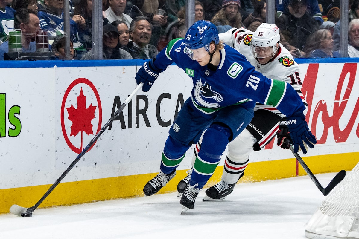 Les Canucks restent patients pour battre les Blackhawks 4-1, toujours à la recherche de victoires consécutives à domicile