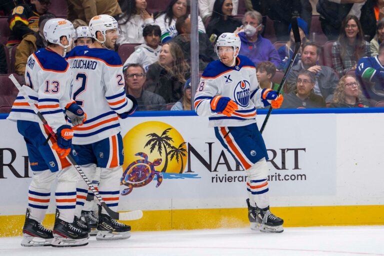 Les Oilers marquent 4 buts en troisième période pour se démarquer des Canucks