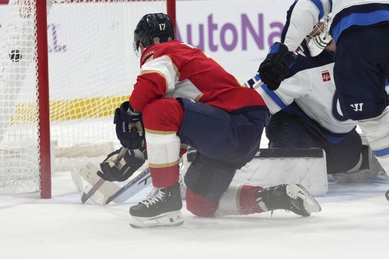 Les Panthers de la Floride battent les Jets de Winnipeg, en tête de la LNH, 5-0