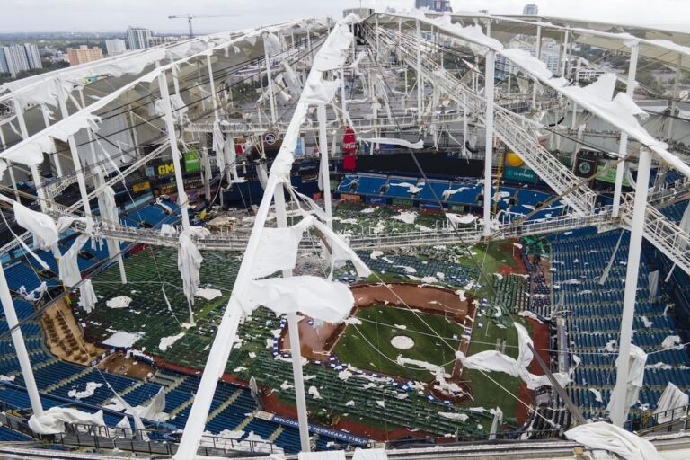 Les Rays touchés par l'ouragan disputeront les matchs à domicile de 2025 au parc d'entraînement de printemps des Yankees à Tampa