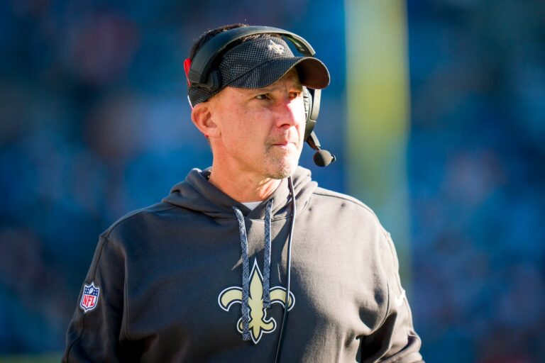 Les Saints licencient l'entraîneur-chef Dennis Allen après la septième défaite consécutive de l'équipe, selon une source