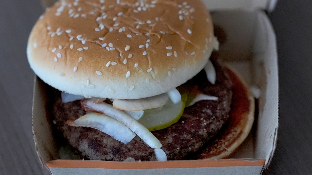 Les cas d'USE coli grimpent à 104 dans une épidémie chez McDonald's liée à des oignons émincés