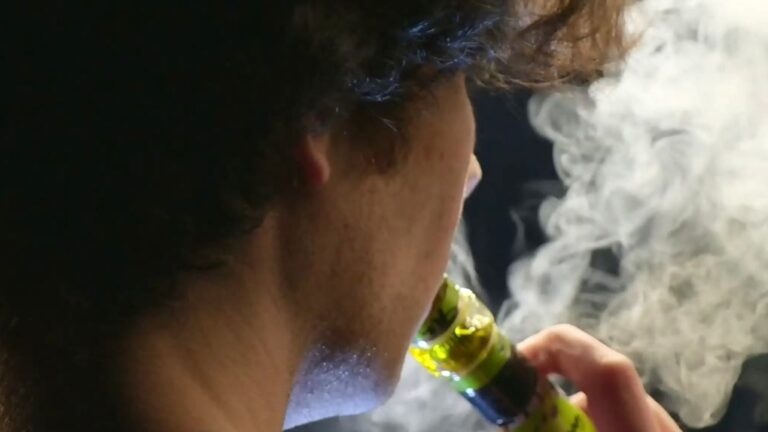 Les compagnies de tabac demandent au Québec de créer le programme 'ACCES Vapotage'