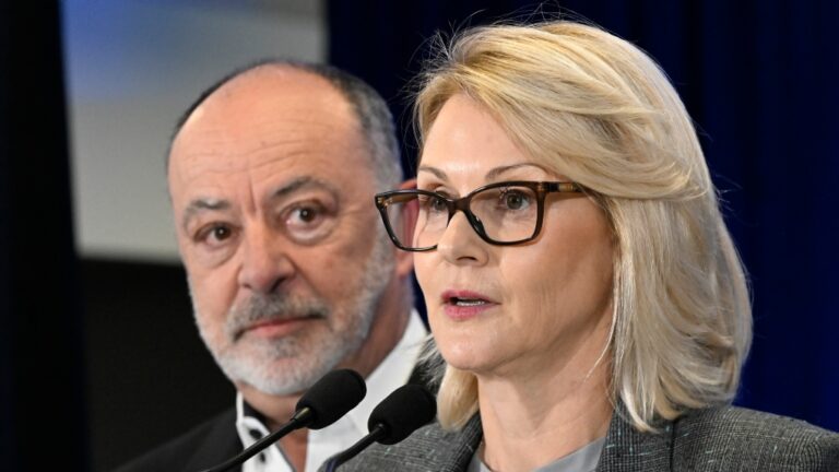 Les travailleurs de la santé publique du Québec dénoncent la « privatisation » dans un contexte de déficit de 1 milliard de dollars
