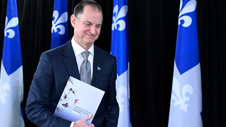 Mise à jour financière du Québec : 2,1 milliards de dollars de nouvelles dépenses, suppression du crédit d'impôt pour les travailleurs âgés