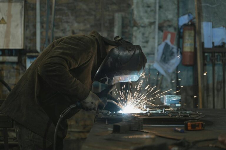 Ouverture d'un fonds provincial pour la construction de centres de formation dans les métiers