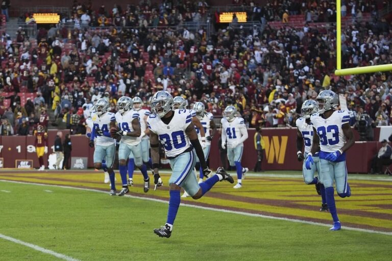 Semaine 12 de la NFL : un rallye en fin de match a déraillé par un point supplémentaire manqué et les Cowboys étourdissent les commandants 34-26