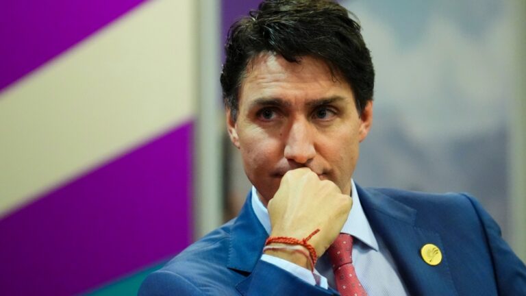 Trudeau dit qu'il aurait pu agir plus rapidement sur les changements en matière d'immigration et accuse les « mauvais acteurs »