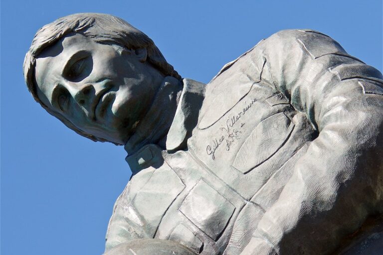 Un musée de course recherche la statue en bronze volée de la légende de la Formule 1, Gilles Villeneuve