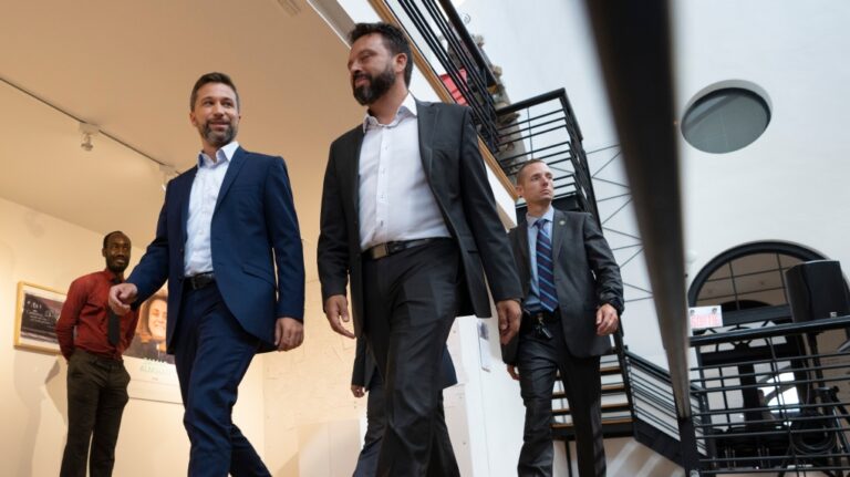 Un parti québécois soutient un député qui accuse ses collègues politiques de dénigrer les minorités
