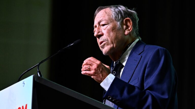Un prétendu complot d'assassinat contre Irwin Cotler par des agents iraniens déjoué par les forces de l'ordre