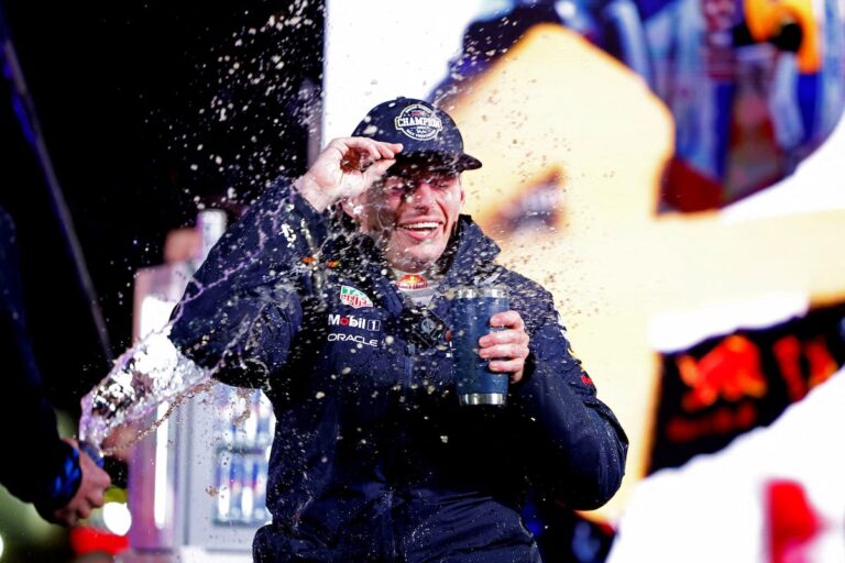 Verstappen remporte le 4e championnat de F1 alors que Mercedes balaie le Grand Prix de Las Vegas