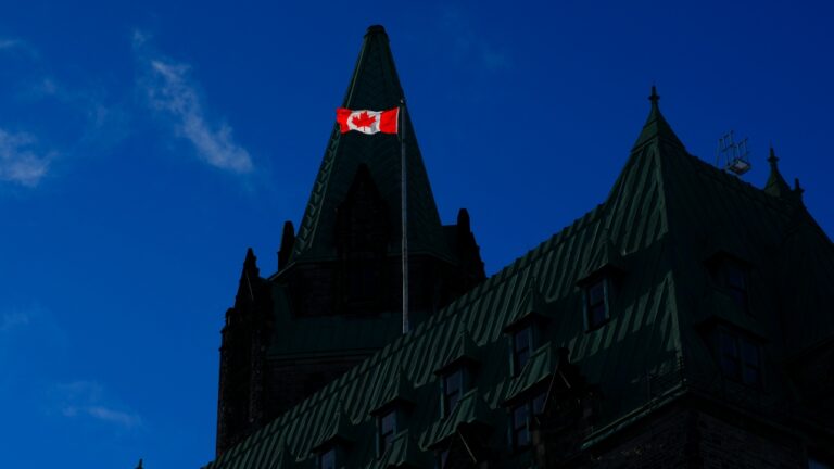 Il faudra encore des années avant que le nouveau système de paiement du secteur public du Canada soit mis en œuvre