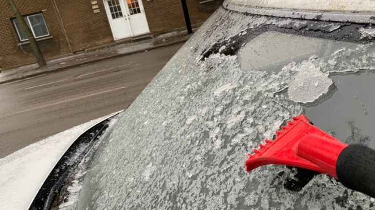 Avertissement de pluie en vigueur de Montréal jusqu'au-delà de Québec, alerte de pluie verglaçante terminée