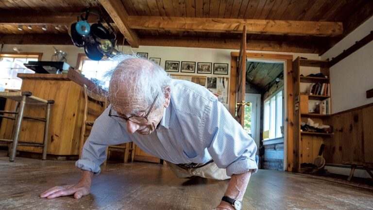 Histoire : lors d'un entretien avec un centenaire, les pauses sieste sont essentielles