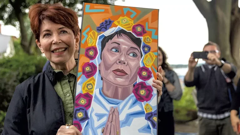 Histoire : une nouvelle rédactrice en arts visuels apprend qu'elle a de grandes chaussures à remplir