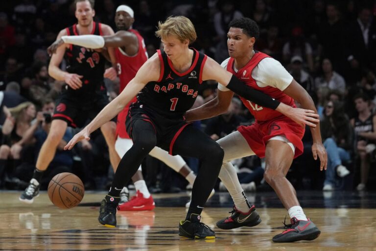 Bam Adebayo et Tyler Herro aident le Heat à battre les Raptors 114-104 pour une quatrième victoire consécutive