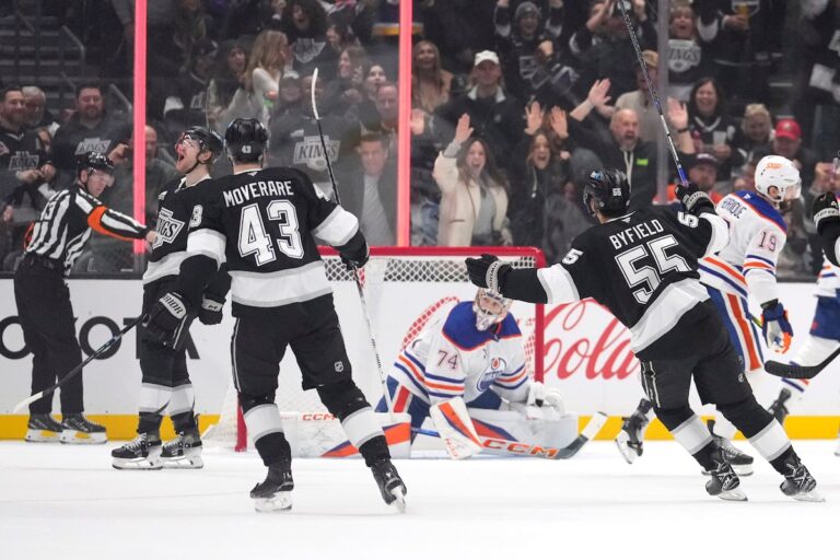 Byfield marque son deuxième but avec 1:41 à jouer en prolongation, permettant aux Kings de battre les Oilers 4-3