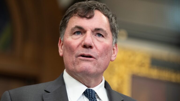 Davantage de « ressources humaines » de la GRC et de l'ASFC destinées à la frontière, déclare le ministre de la Sécurité publique LeBlanc