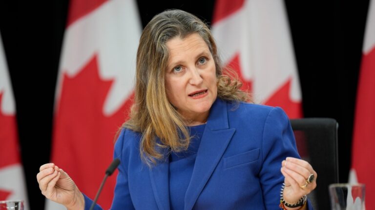 Freeland ne s'engage pas à atteindre son propre objectif de déficit dans l'énoncé économique de l'automne