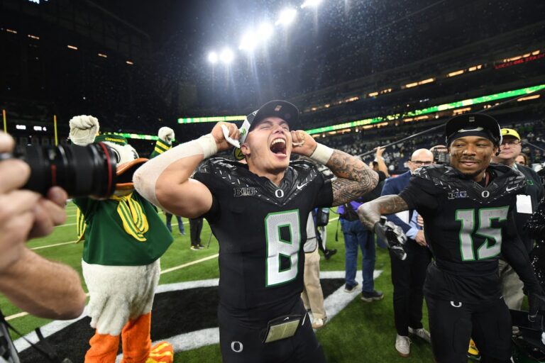 Gabriel de l'Oregon, Hunter du Colorado, Jeanty de Boise State et Ward de Miami sont nommés finalistes Heisman