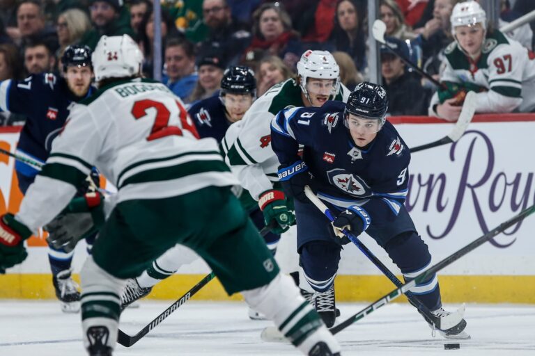 Hellebuyck réalise un blanchissage alors que les Jets de Winnipeg battent le Wild du Minnesota 5-0