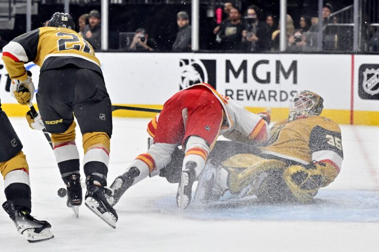 Ilya Samsonov arrête 31 tirs alors que les Golden Knights remportent une sixième victoire consécutive, 3-0 contre les Flames