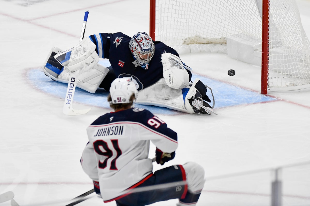 Kent Johnson marque deux fois en troisième alors que les Blue Jackets battent les Jets 4-1