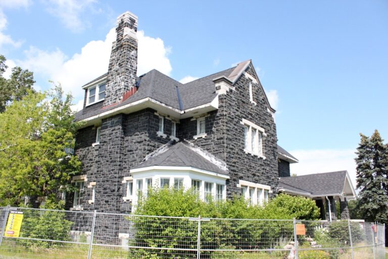 L’Université Laurentienne mettra en vente un manoir historique de Sudbury