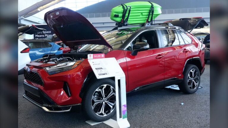 La fiabilité des véhicules électriques s'améliore mais est à la traîne des modèles à essence : enquête Consumer Reports