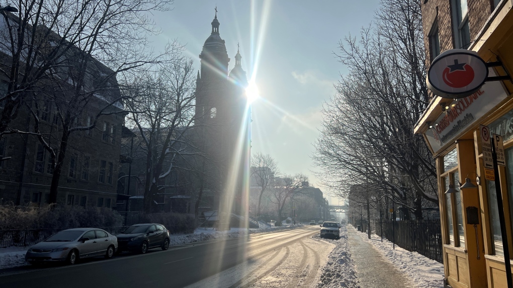 L'alerte à la pluie verglaçante prend fin, l'avertissement au smog est toujours en vigueur à Montréal