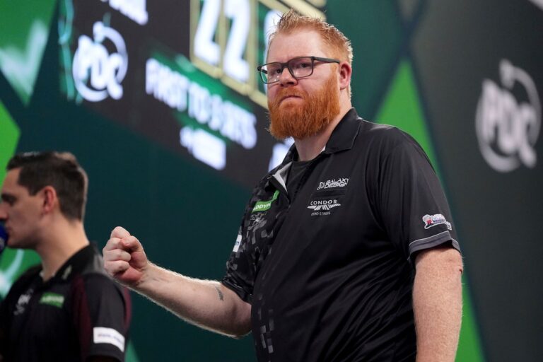 Le Canadien Matt Campbell progresse au Championnat du monde de fléchettes Paddy Power