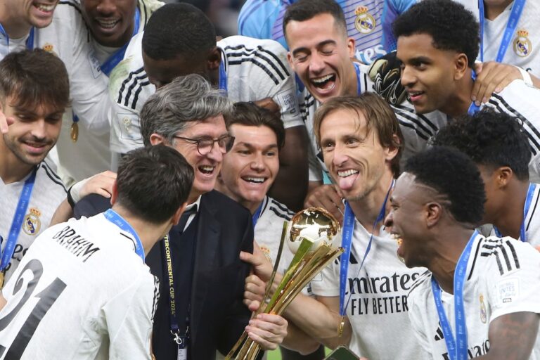 Le Real Madrid bat Pachuca en finale de la Coupe Intercontinentale tandis qu'Ancelotti remporte un 15e titre record avec le club